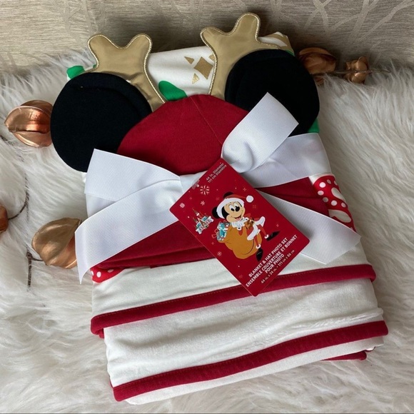 DISNEY DISNEYLAND MICKEY MINNIE PLUTO 1st CHRISTMAS XMAS SANTA BABY BLANKET HAT - Picture 1 of 5